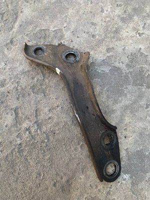 Кронштейн подрамника передний правый Subaru Impreza 3, 2007-2011 г., б.у. 9885555969 фото