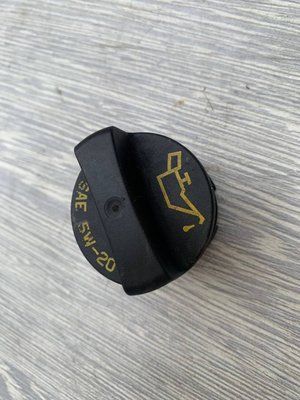 Крышка заливной горловины масла мотора Ford Focus MK3, 2011-2018 г., 2.0 бензин USA, YS4Z6766BB, б.у. YS4Z6766BB фото