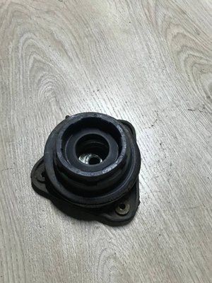 Опора переднего левого амортизатора Ford Focus MK2 1.6 бензин, 2008-2010 г, б. у .3М513К155DC 3М513К155DC фото