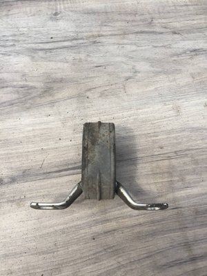 Подушка глушника Volkswagen B5+, б.в. 457987789987 фото
