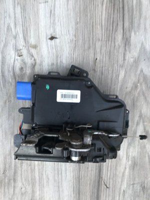 Замок задний левый Skoda Octavia A5, б.у. 7L0839015D 7L0839015D фото