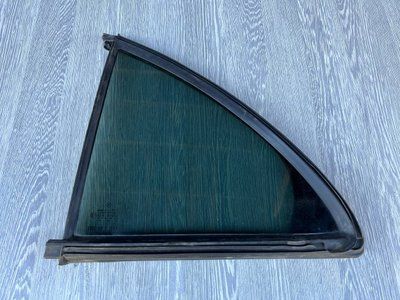 Стекло заднее левое, форточка Mercedes W211 E-class, 2117300555, б.у.  2117300555 фото