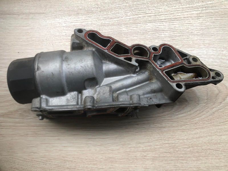 Корпус масляного фильтра Mercedes w221, S-класс, б.у. 2721800410 фото