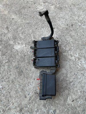 Блок запобіжників підкапотний Skoda Fabia 2, 1.2 бензин, 5J0937548, б.в. 5J0937548 фото