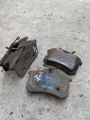 Комплект задніх гальмівних колодок Audi A4 B5, 1.9 TDI, 2000 р., універсал, 4D0615405M, б.в. 4D0615405M фото