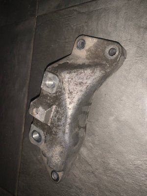 Кронштейн подушки двигуна лівий Volkswagen Passat B6, 2.0 TFSI, 2005 р., 1K0199117, б.в. 1K0199117899 фото