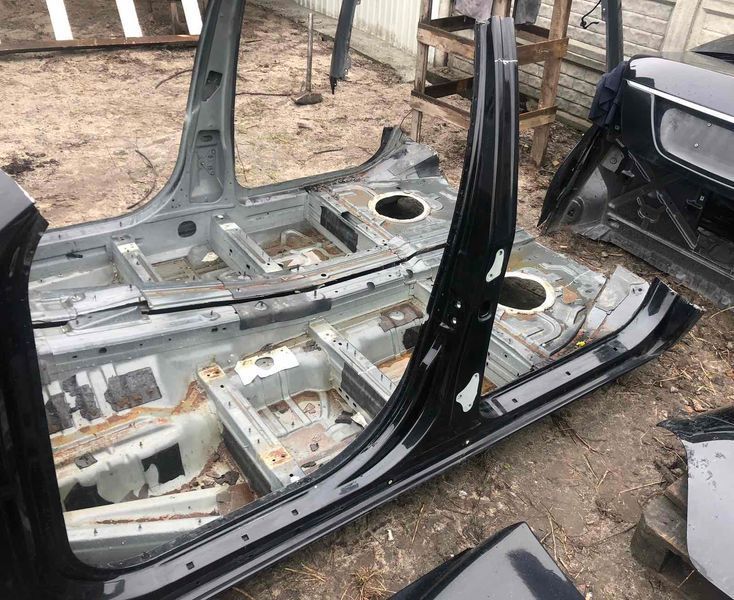 Центральная стойка с порогом левая Mercedes W251, R-class, б.у. 5666788800 фото