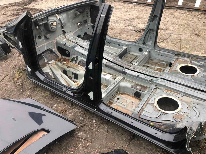 Центральная стойка с порогом левая Mercedes W251, R-class, б.у. 5666788800 фото