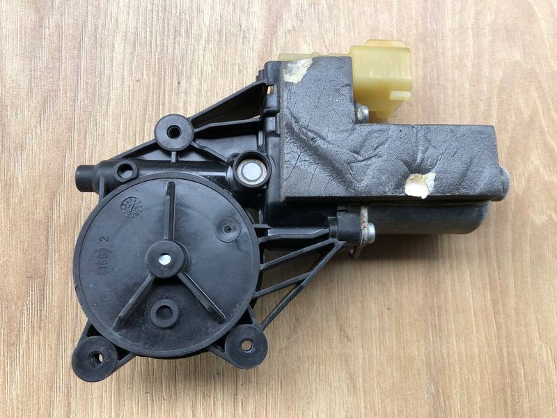 Мотор склопідйомника задній лівий 0130822782 Range Rover Vogue L405 б.в. 0130822782 фото