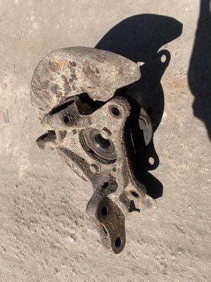 Поворотный кулак передний левый Subaru Impreza 3, 2007-2011 г., 2.0 бензин, 28313AG030, б.у. 28313AG030 фото