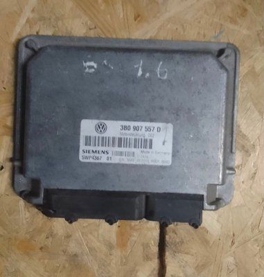 Блок управлениям двигателя Vag 3B0907557D, б.у. 3B0907557D фото