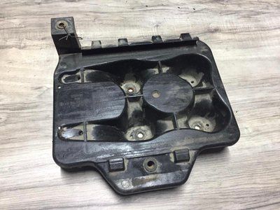 Майданчик акумулятора 1J0884373A Skoda Octavia Tour, б.в. 1J0884373A фото
