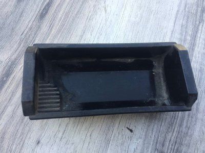 Попільничка 1J0857335A Volkswagen Golf, б.в. 1J0857335A фото