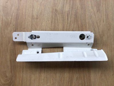 Стельове кріплення переднє праве LR049970, CK52518B46BC ​​Range Rover Vogue L405 б.в. LR049970, CK52518B46BC фото