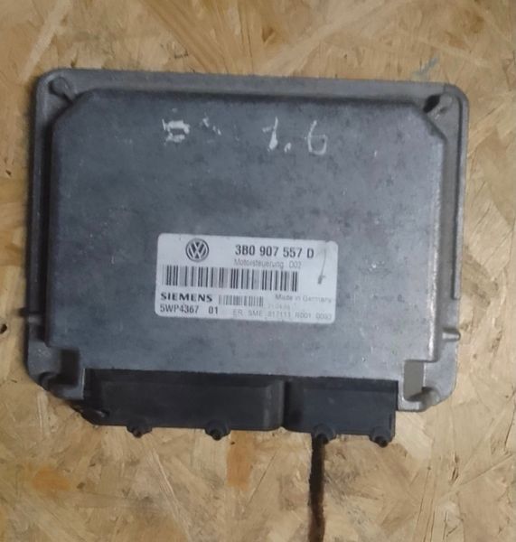 Блок керуванням двигуна Vag 3B0907557D, б.в. 3B0907557D фото
