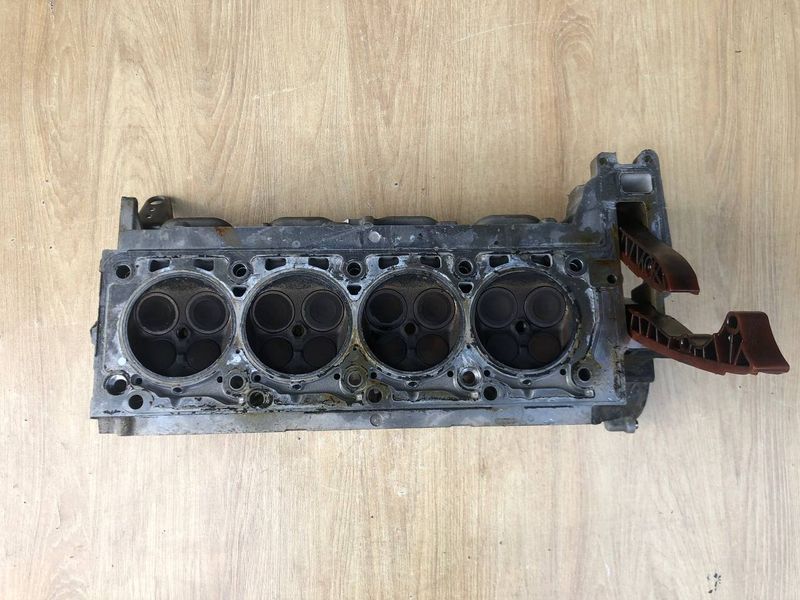 Головка блока цилиндров Mercedes двигатель M273 V8, 4.7л.,б.у 2730162401  2730162401 фото