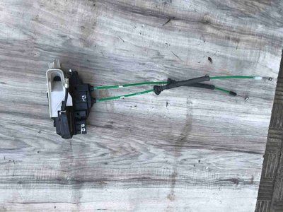 Замок передней правой двери Hyundai i30 2007-2012 г, б.у. 813202L030 813202L030 фото