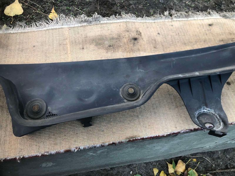 Накладка на механизм дворников Mercedes w221, S-класс 2218300228 фото