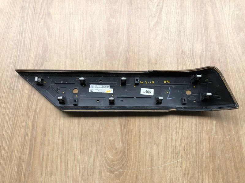 Декоративна накладка задньої правої карти дверей CK52237B46AA Range Rover Vogue L405 б.в. CK52237B46AA фото