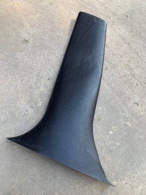 Обшивка лівої стійки нижня Subaru Impreza 3, 2007-2011 р., 94022FG010, б.в. 94022FG010 фото