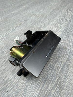Попільничка з прикурювачем Subaru Legacy, 2003-2009 р., б.в. 2223222222 фото