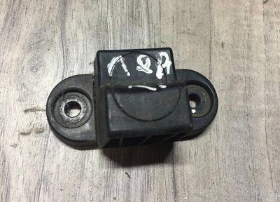 Ограничитель крышки багажника 6Y0827240 Skoda Yeti, б.у. 6Y0827240 фото