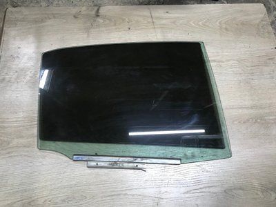 Скло задніх правих дверей Toyota Camry 70, 6811333300, б.в. 6811333300 фото