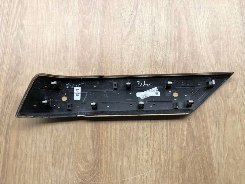 Декоративна накладка задньої лівої карти дверей CK52237B47AA Range Rover Vogue L405 б.в. CK52237B47AA фото