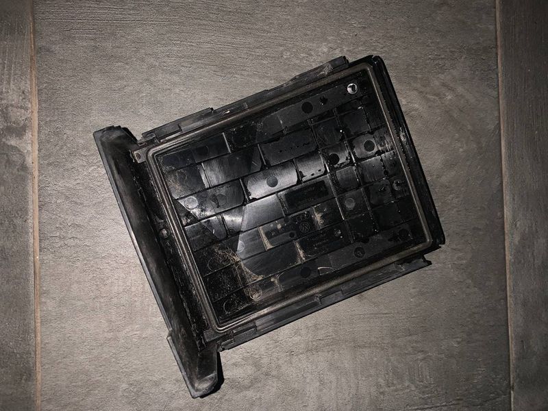 Крышка блока предохранителей Volkswagen Passat B6, 2005 г., 1K0937132F, б.у. 1K0937132F,, фото