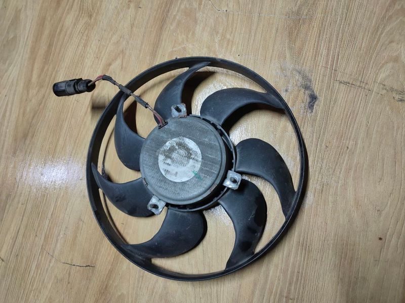 Вентилятор кондиционера правый Volkswagen Passat B6, 2.0 TDI, 2009 г., 1K0959455DH, б.у. 1K0959455DH фото