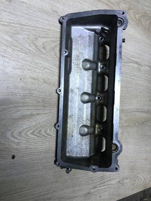 Клапанна кришка Range Rover 5.0, RF9W83-6F025-DA, б.в. RF9W83-6F025-DA фото