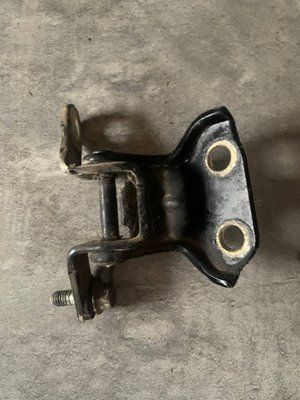 Петля задних правых дверей верхняя Chevrolet Aveo T200, 2006 г., хэтчбек, 96541503, б.у. 96541503 фото