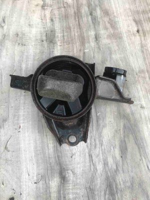 Подушка двигуна передня ліва Hyundai i30 2007-2012 р. 1.6 бензин, б.в. 218301M000 218301M000 фото