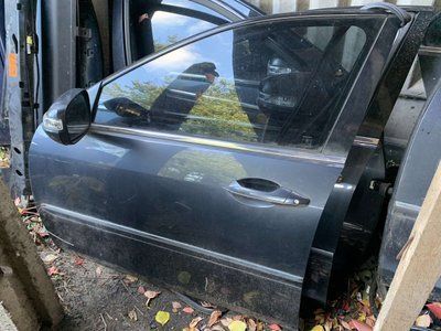 Двери передние левые Honda Legend 3.5 бензин 2007 г. автомат, седан, б.у. 1997792255 фото