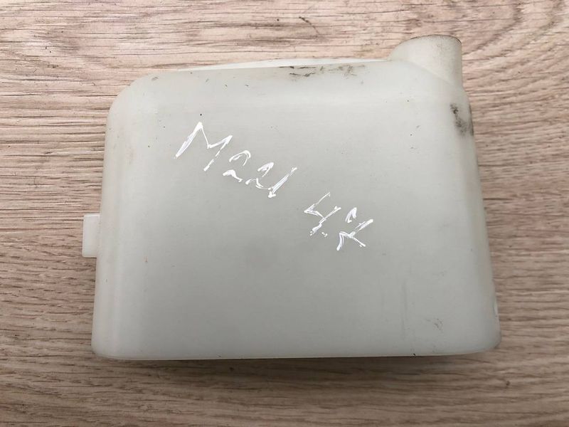 Держатель (крепление насоса) вакуумного Mercedes W221, S-класс 2218000118 фото
