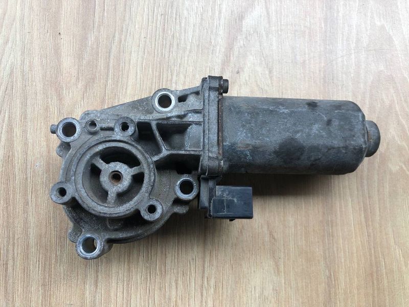 Электромотор раздаточной коробки 0130008508 Range Rover Vogue L405, б.у. 0130008508 фото