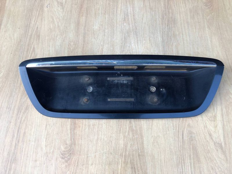 Накладка крышки багажника под номер Mercedes W220 S-class, б.у 2207500081  2207500081 фото