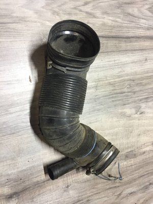 Патрубок воздушного фильтра  BC0129654 Skoda Yeti, б.у. BC0 129 654 фото
