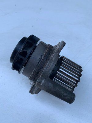 Помпа водяна Audi A4 B5 1.9 TDI 2000 р., 038121011C, б.в. 038121011C фото