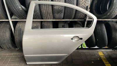 Двері задні ліві Skoda Octavia A5 FL, 2010 р., ліфтбек, 1Z5833055, б.в. 1Z5833055 фото