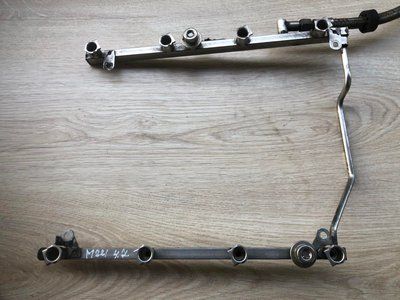 Паливна рейка Mercedes w221, S-клас 2730700795 фото
