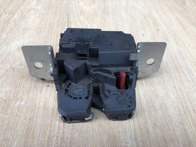 Замок кришки багажника Mercedes W169 A-class, б.в 1697400036 1697400036 фото