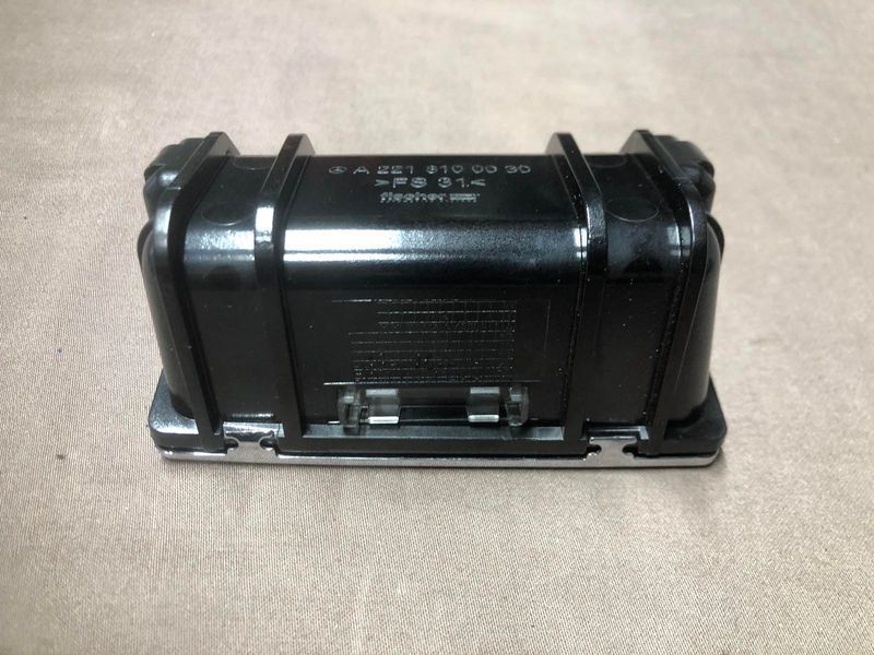 Попільничка Mercedes w221, S-клас 2218100030 фото