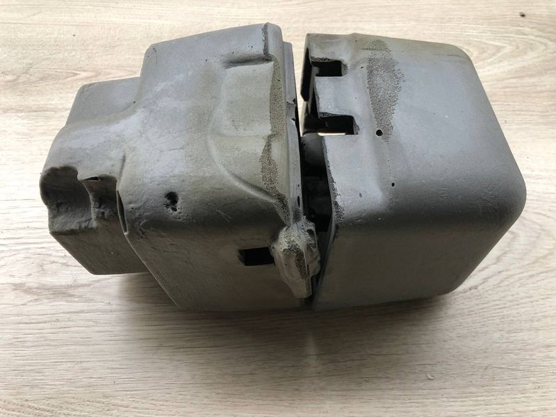 Шумоізоляція вакуумного насосу Mercedes W221, S-клас, б.в. 2218000135 2218000135 фото