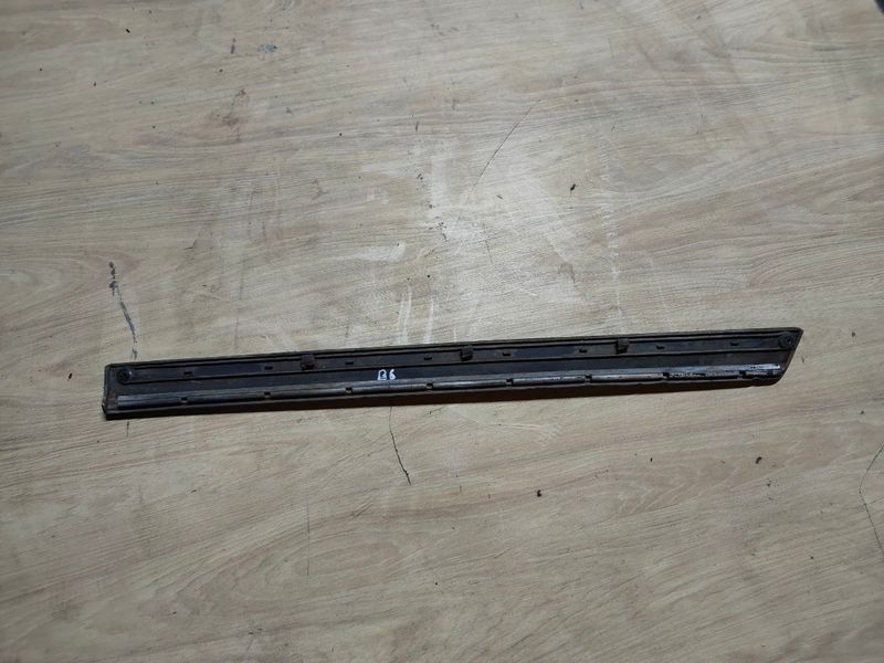 Молдинг задніх правих дверей нижній Volkswagen Passat B6, 2009 р., седан, 3C0854950, б.в. 3C0854950 фото