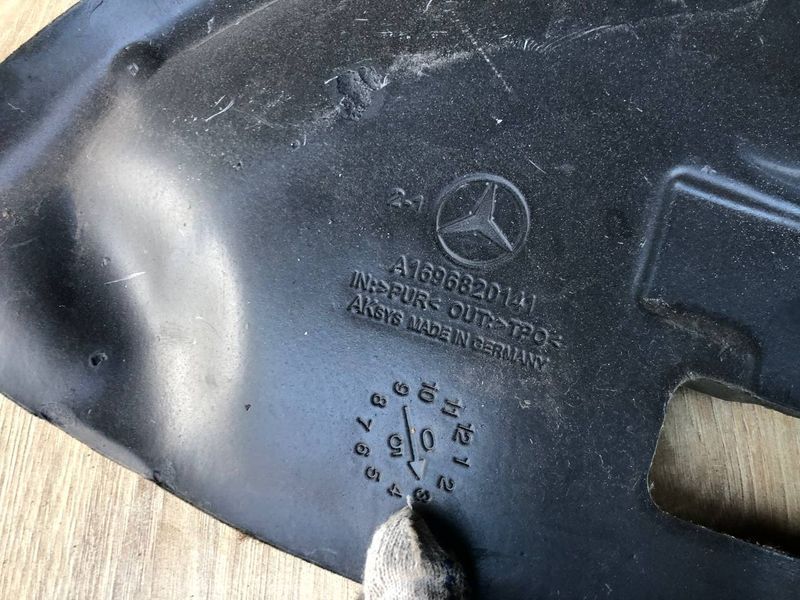 Шумоізоляція задньої лівої колісної арки Mercedes W169 A-class, б.в 1696820141 1696820141 фото