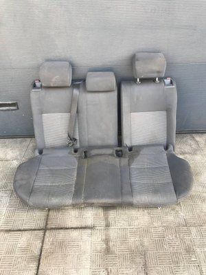 Задній диван  Volkswagen Jetta, б. в.  87897980 фото