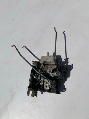 Замок передніх лівих дверей Audi A4 B5, 2000 р., 8D1837015F, б.в. 8D1837015F фото