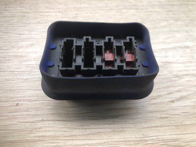 Корпус розетка штекер abs Mercedes w221, S-клас 0395453028 фото