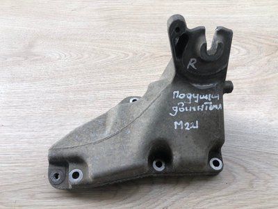 Кронштейн, опора двигуна ліва Mercedes w221, S-клас 2732231104 фото